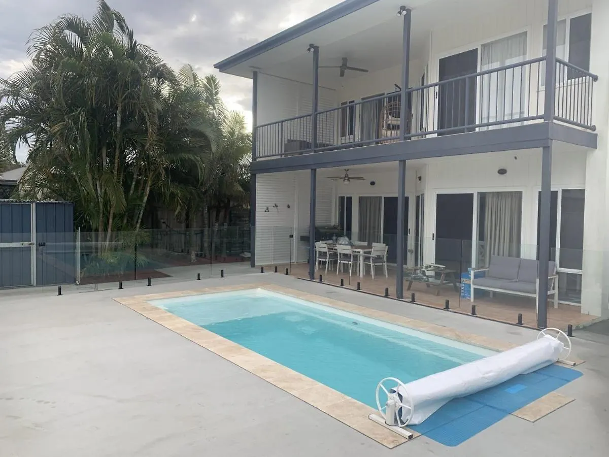 Booker Parade 22 Golden Beach 0*,  Australien